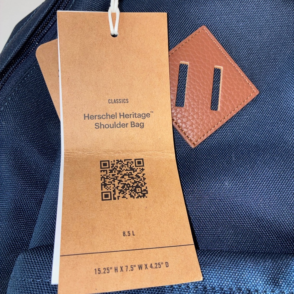 Herschel Supply Company Heritage Sling Bag NWT - Picture 2 of 4